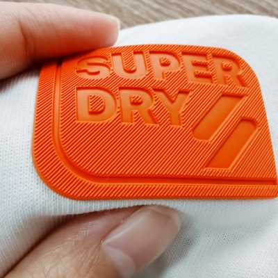 etiquetas da transferência térmica do silicone 3d para a cor de Pantone do tipo da roupa