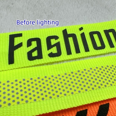 Marcas de vestuário refletoras Logotipos Impressão em fita de tecido para vestuário desportivo